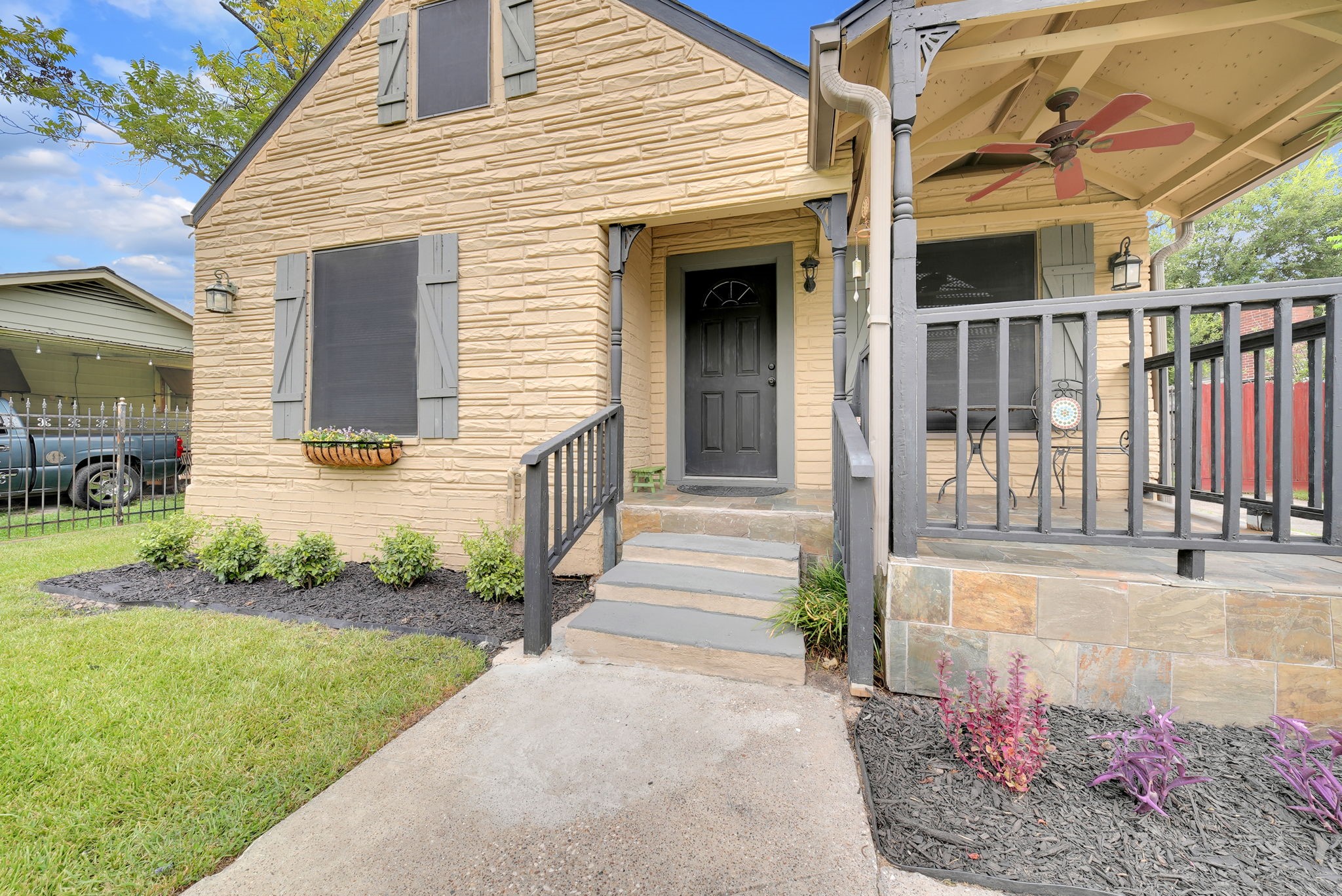 1103 Beckman Street Property Photo 5