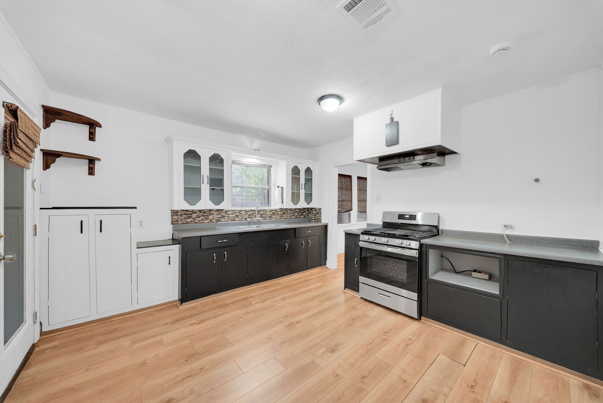 1103 Beckman Street Property Photo 31