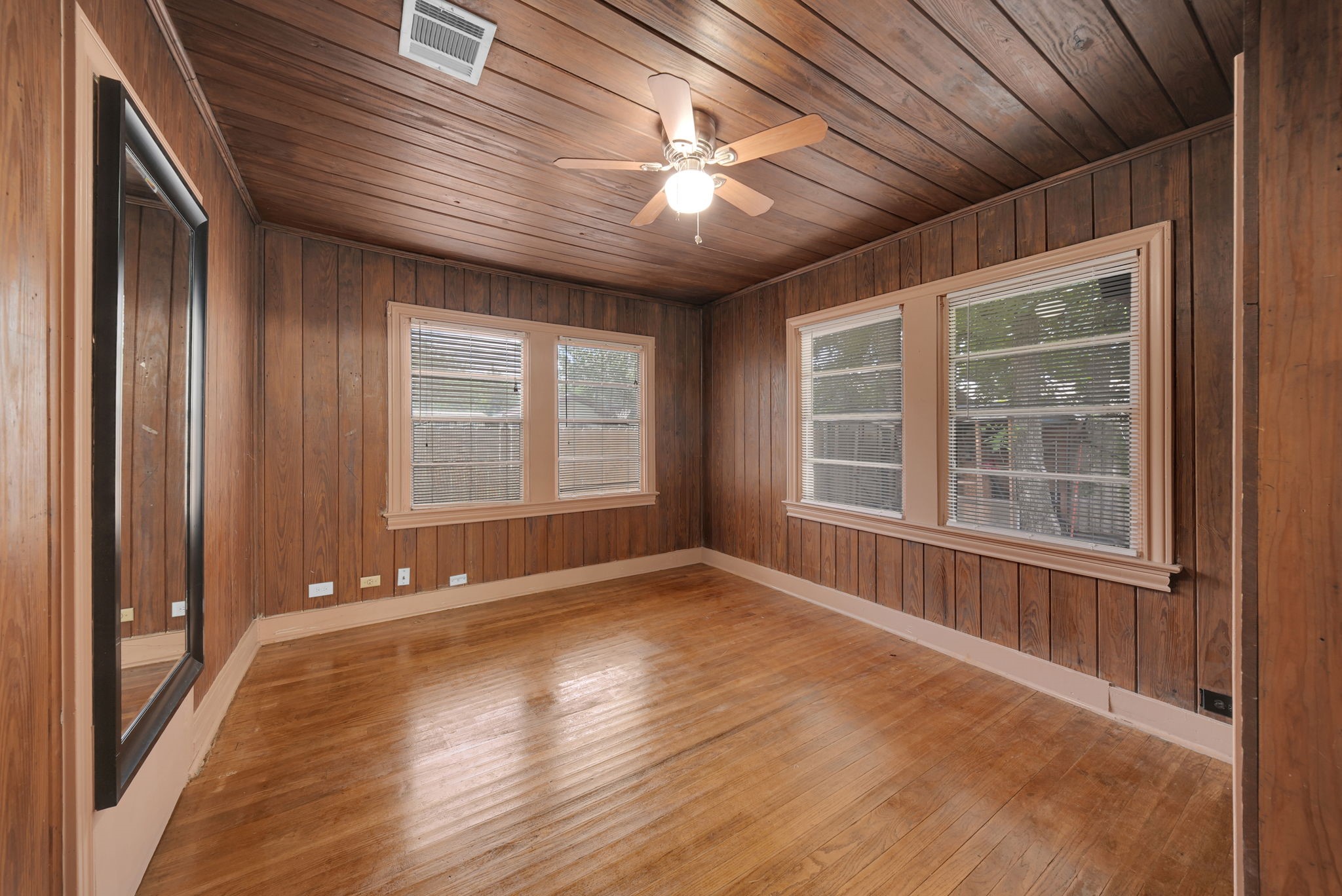 1103 Beckman Street Property Photo 33
