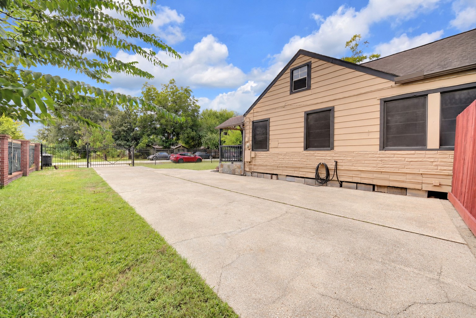 1103 Beckman Street Property Photo 38