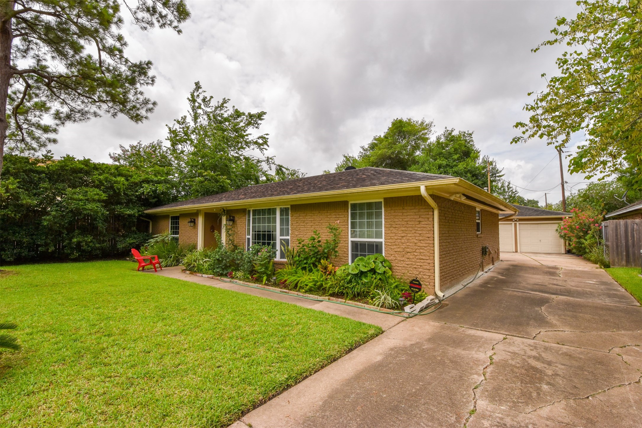 9030 Quebec Drive Property Photo 3