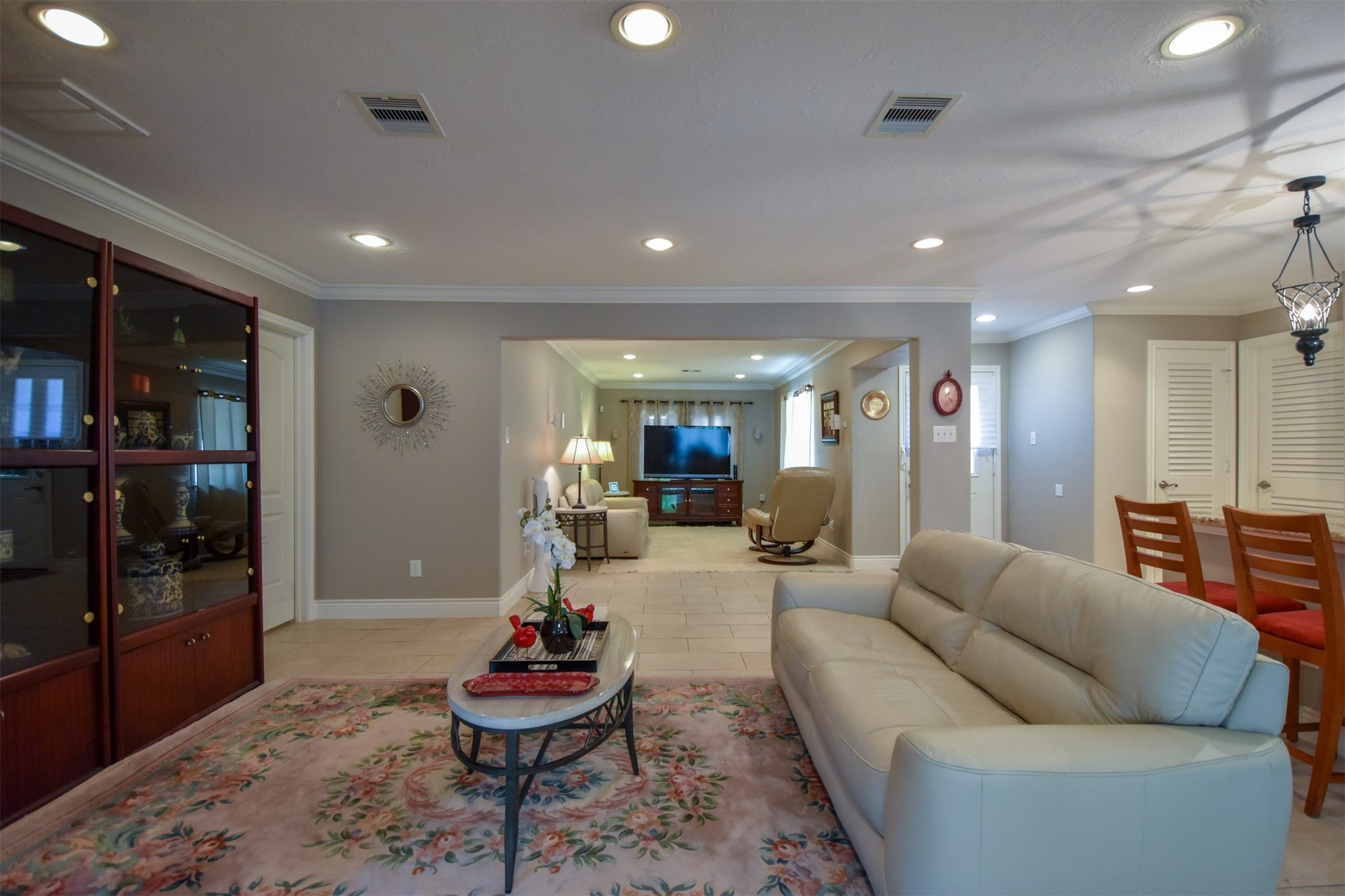 9030 Quebec Drive Property Photo 6