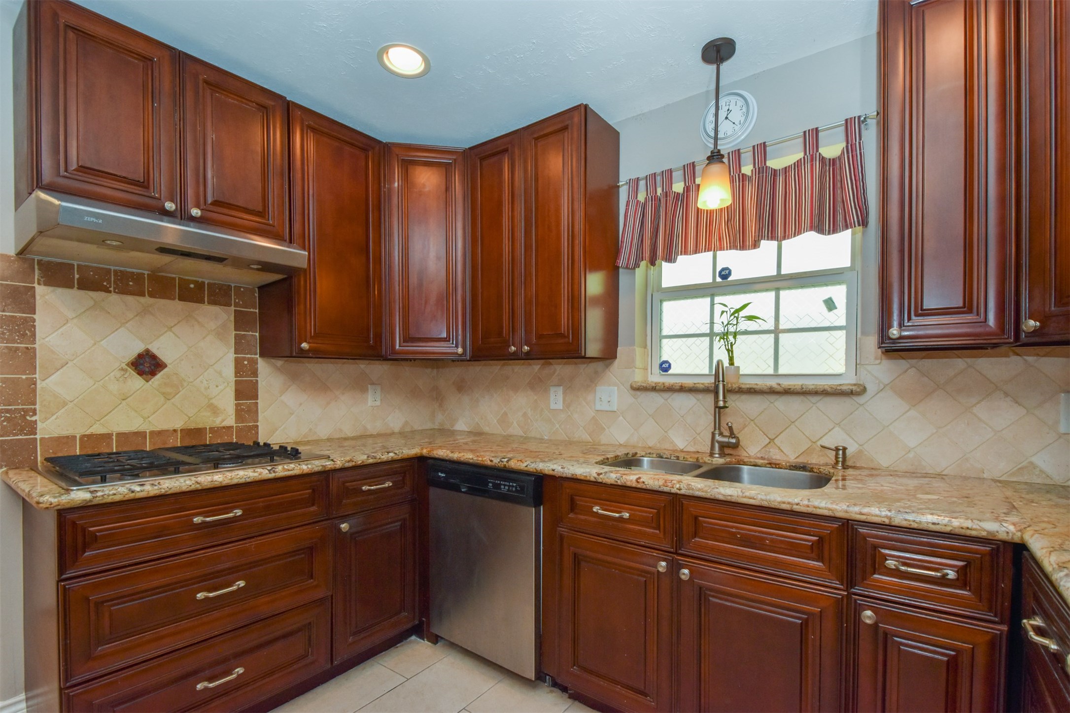 9030 Quebec Drive Property Photo 12