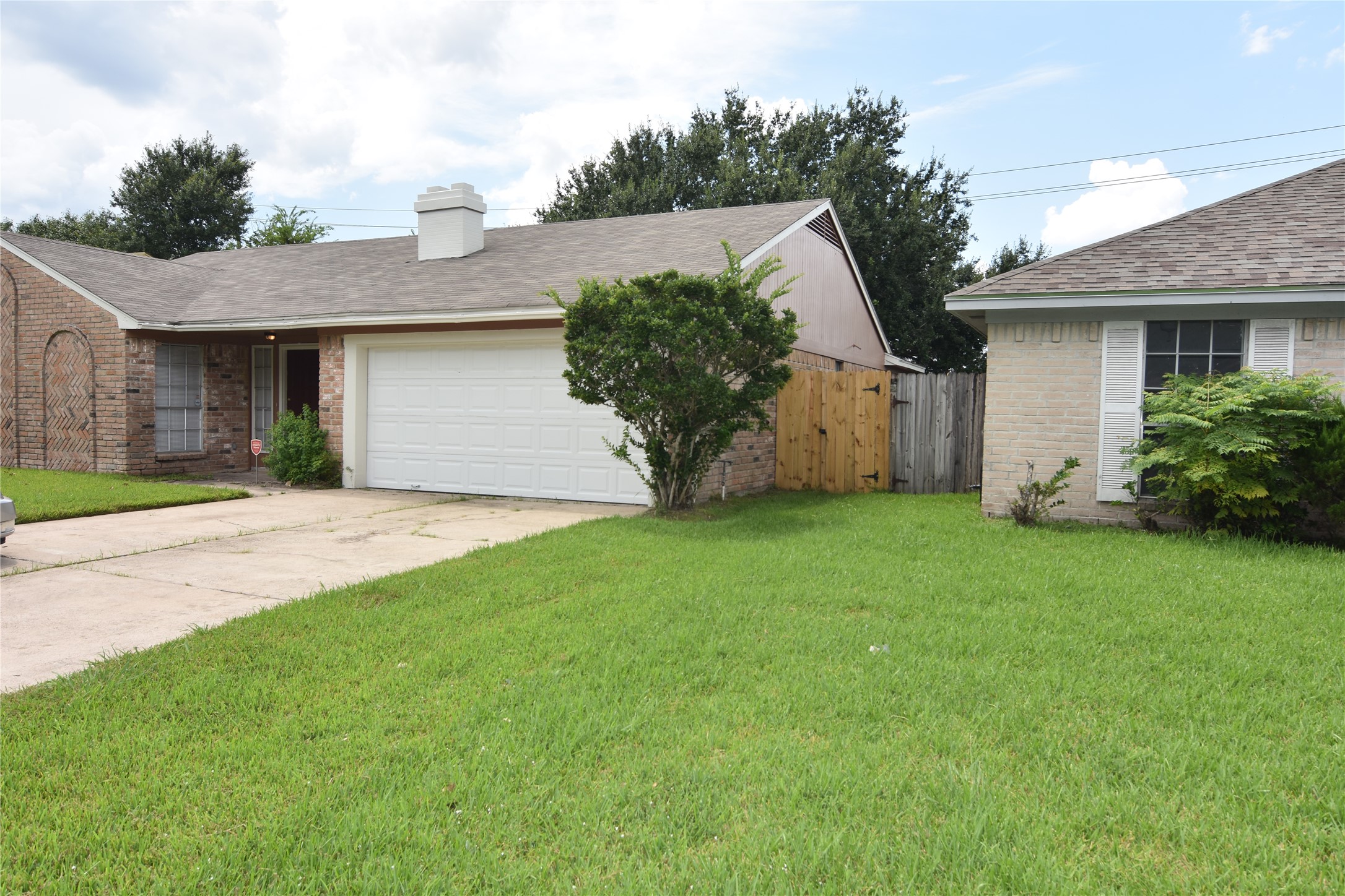 1374 Gentle Bend Drive Property Photo 3