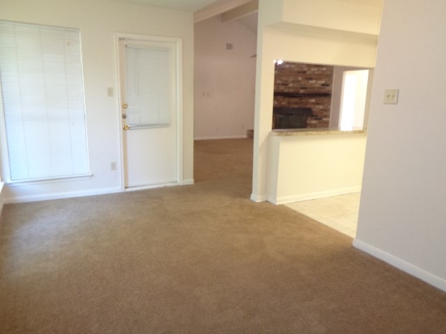 1374 Gentle Bend Drive Property Photo 7