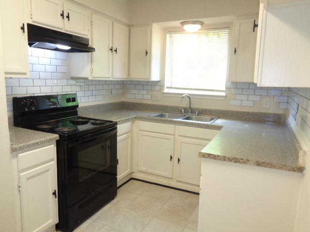 1374 Gentle Bend Drive Property Photo 8
