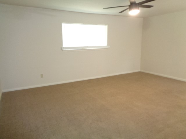 1374 Gentle Bend Drive Property Photo 9