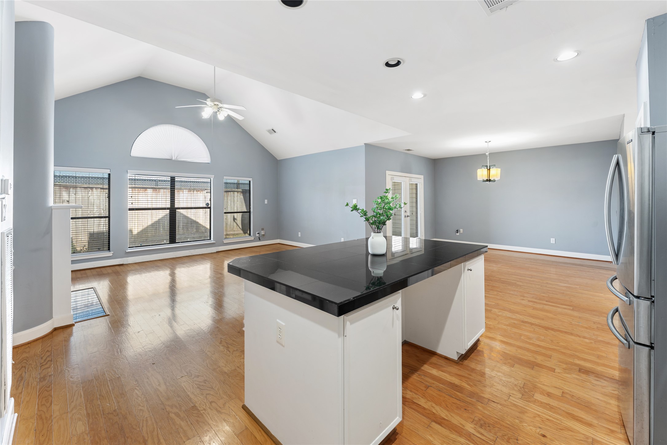 9822 Marlink Property Photo 1