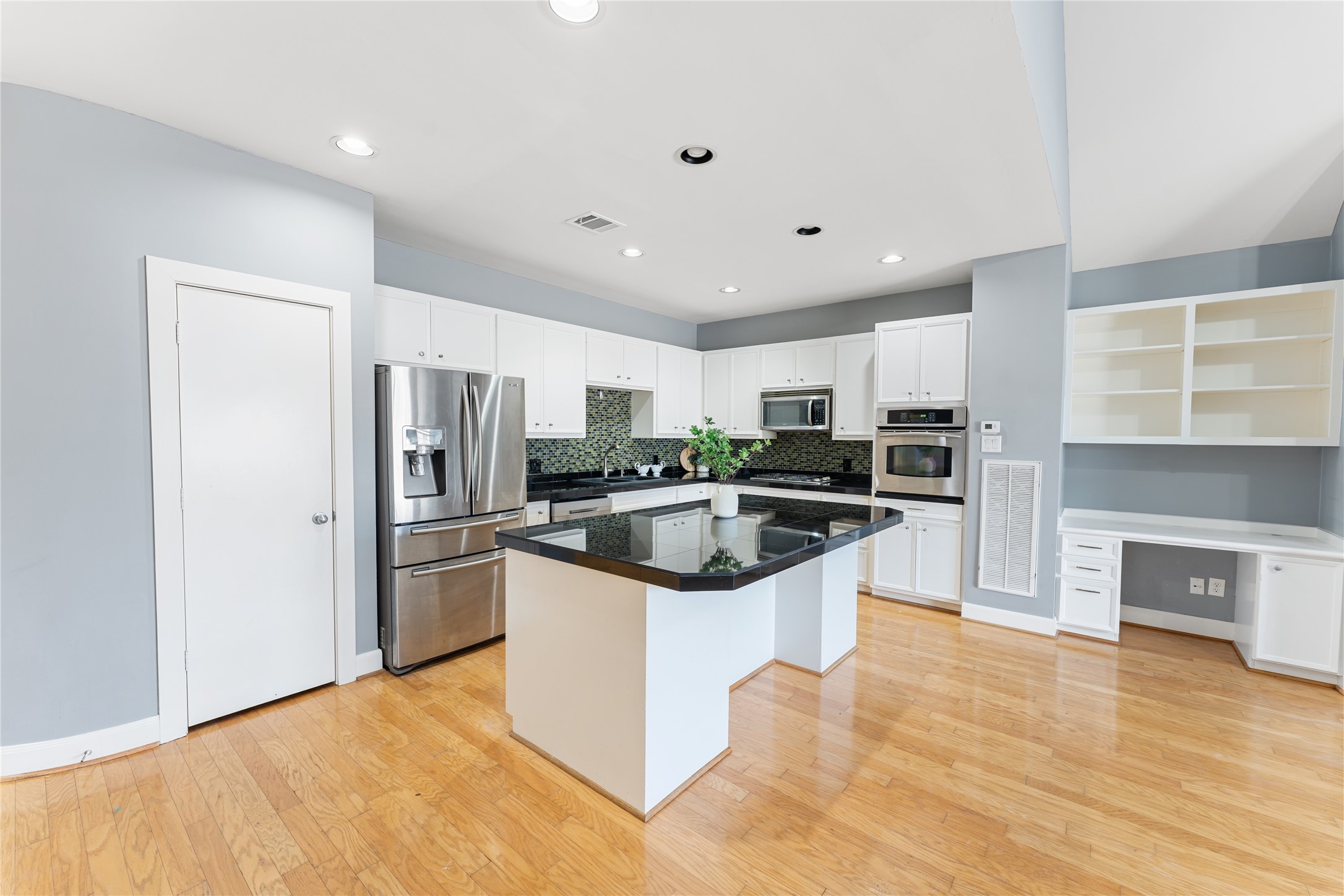 9822 Marlink Property Photo 6