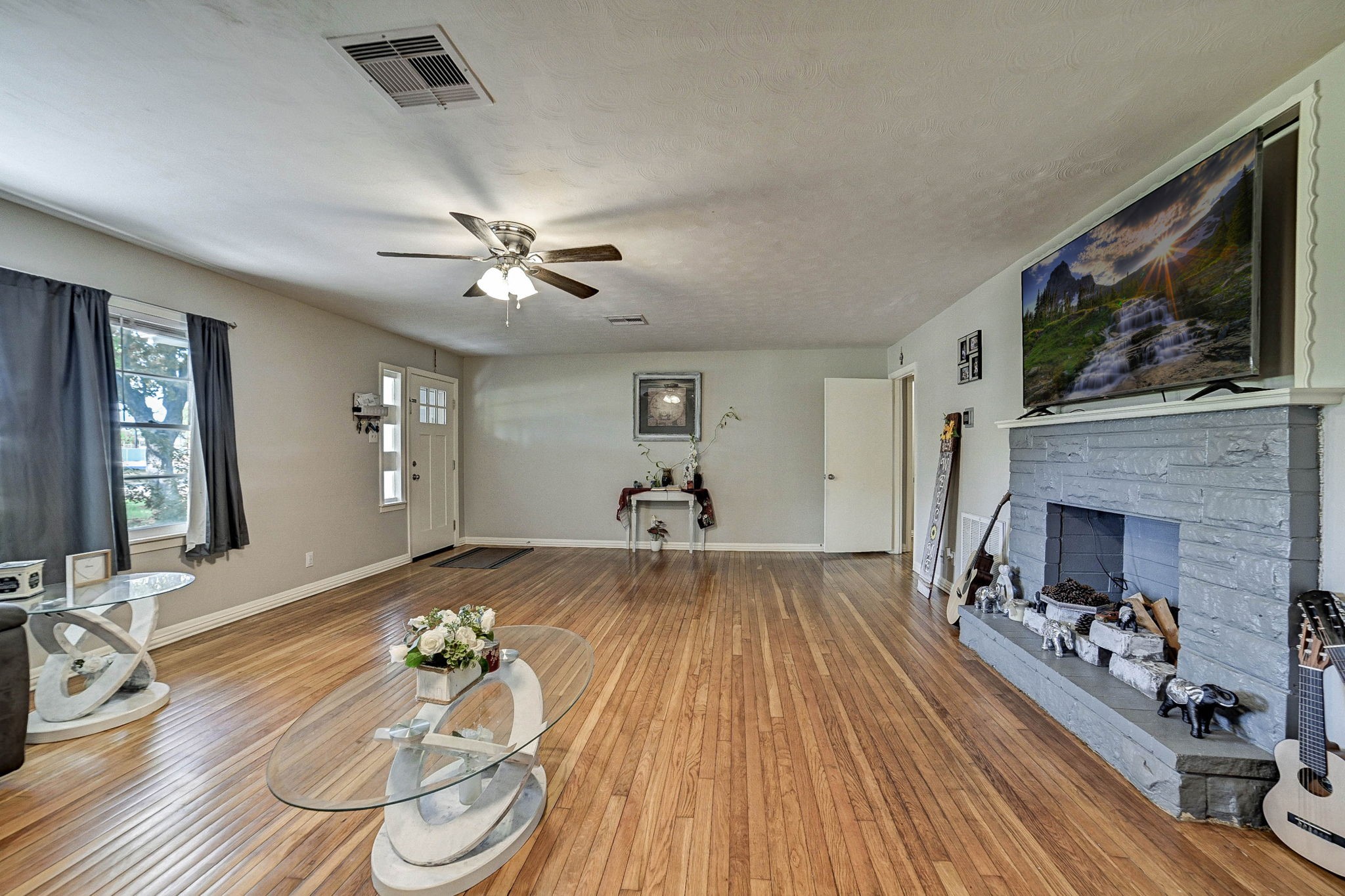 1 4th Avenue N Property Photo 1