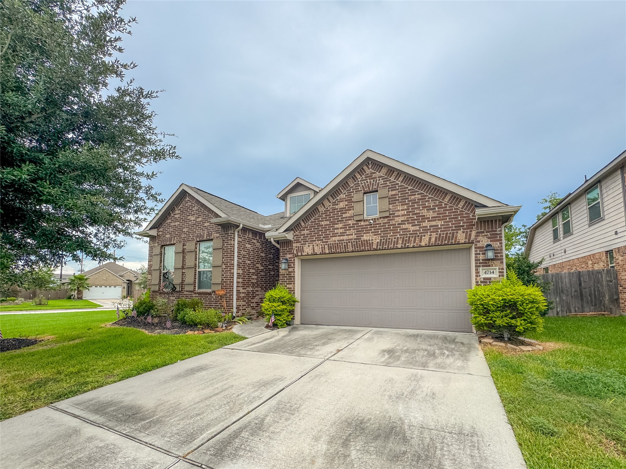 4714 Western Brook Drive Property Photo 4