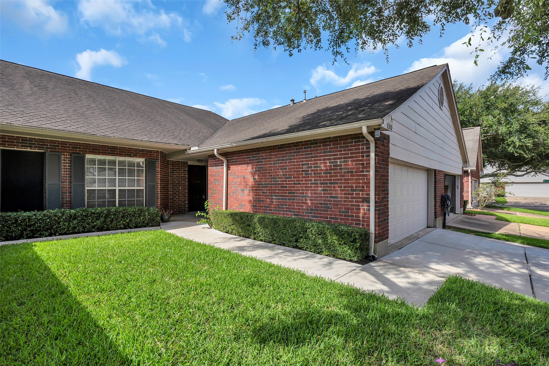 3310 Country Meadows Court Property Photo 2