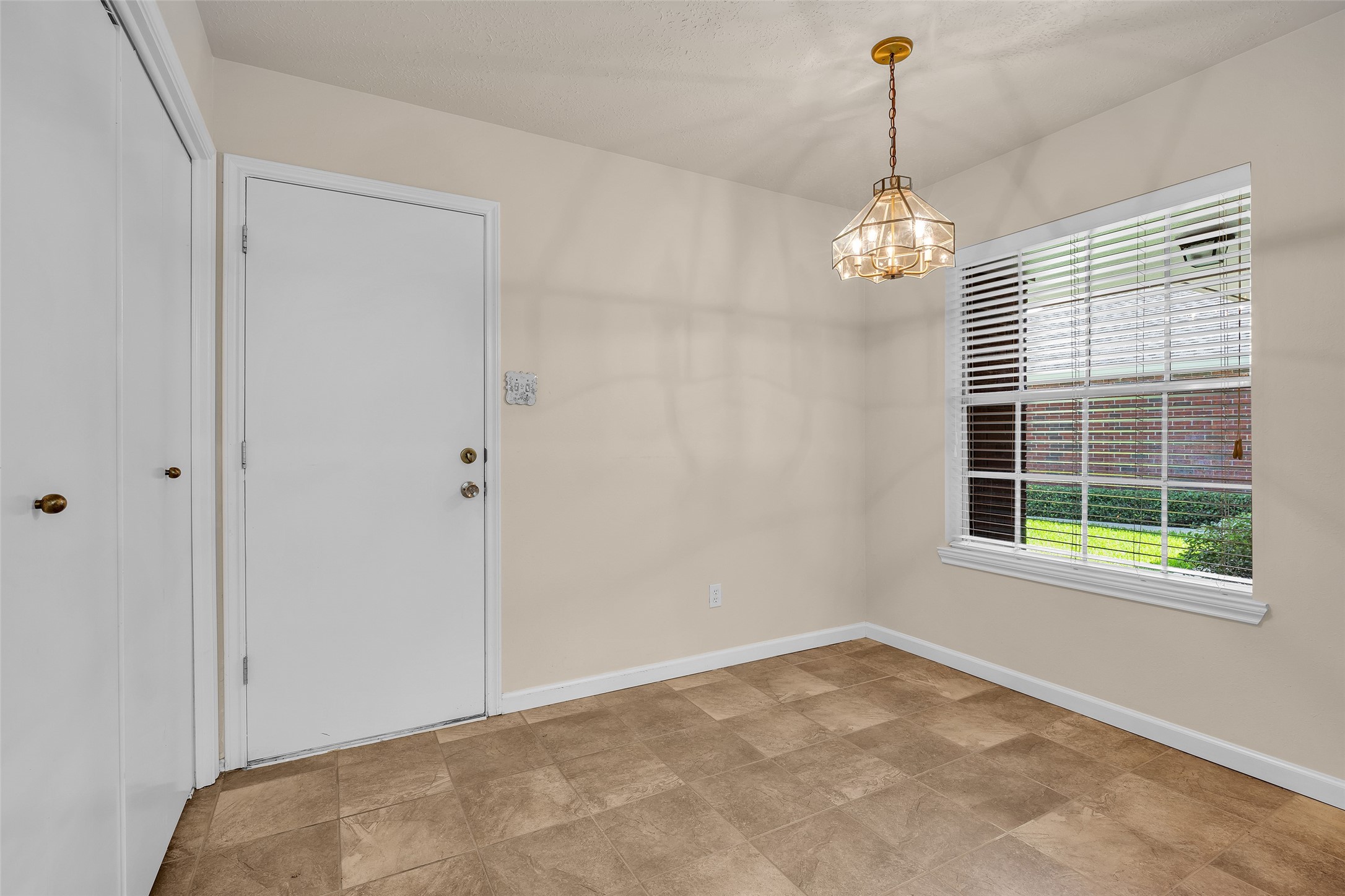 3310 Country Meadows Court Property Photo 11