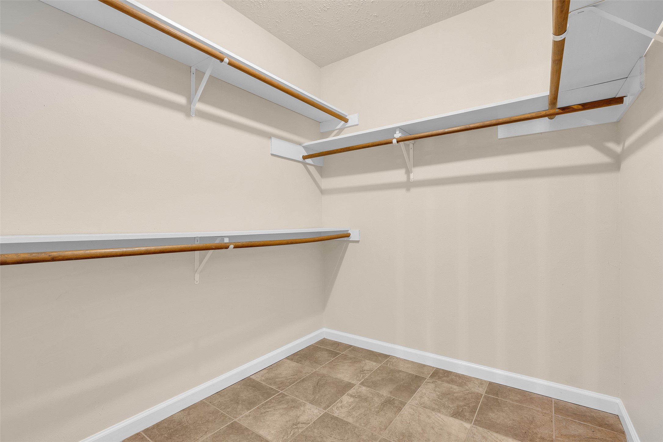 3310 Country Meadows Court Property Photo 21