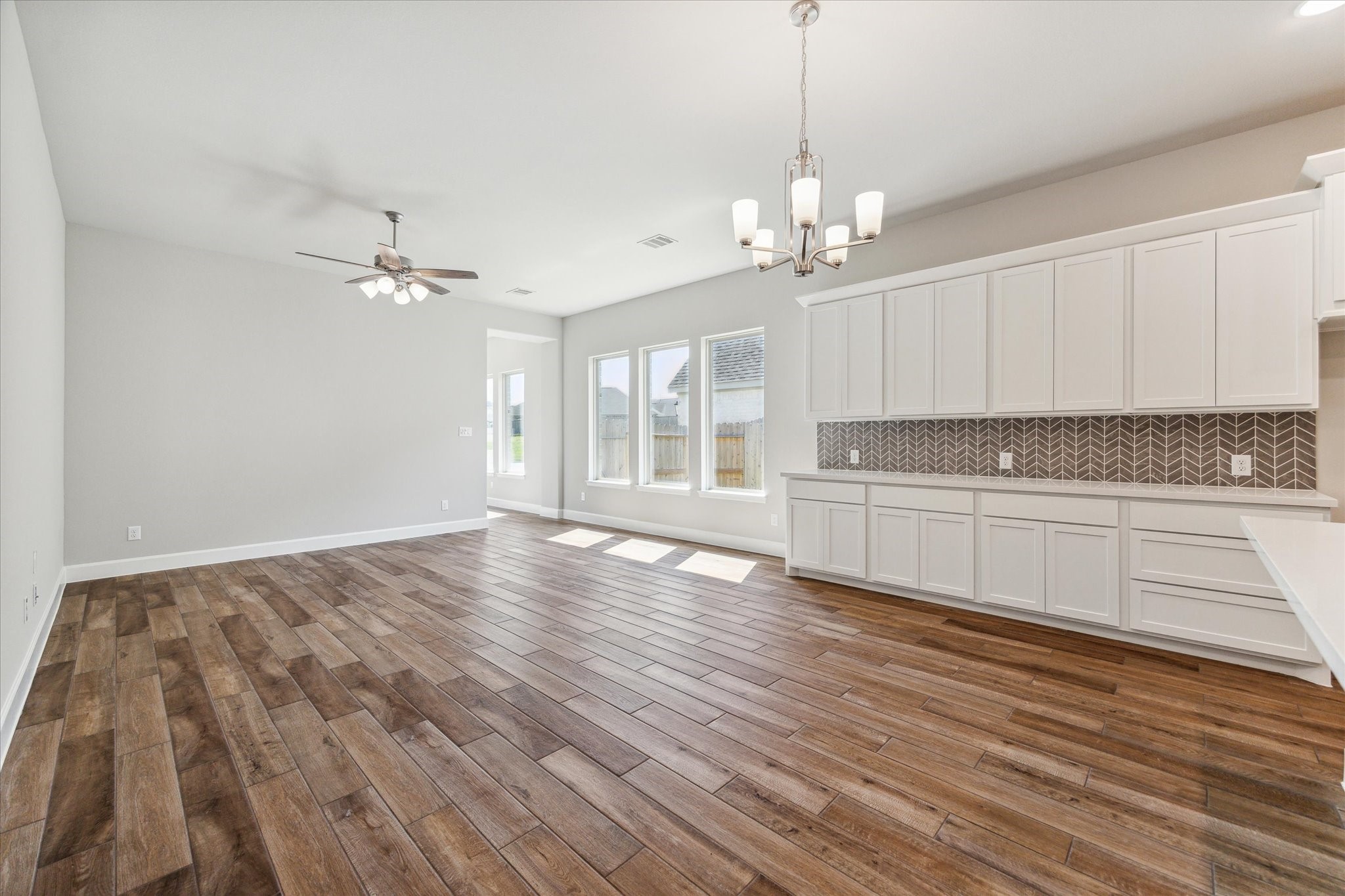 1309 Wicklow Forest Street Property Photo 8