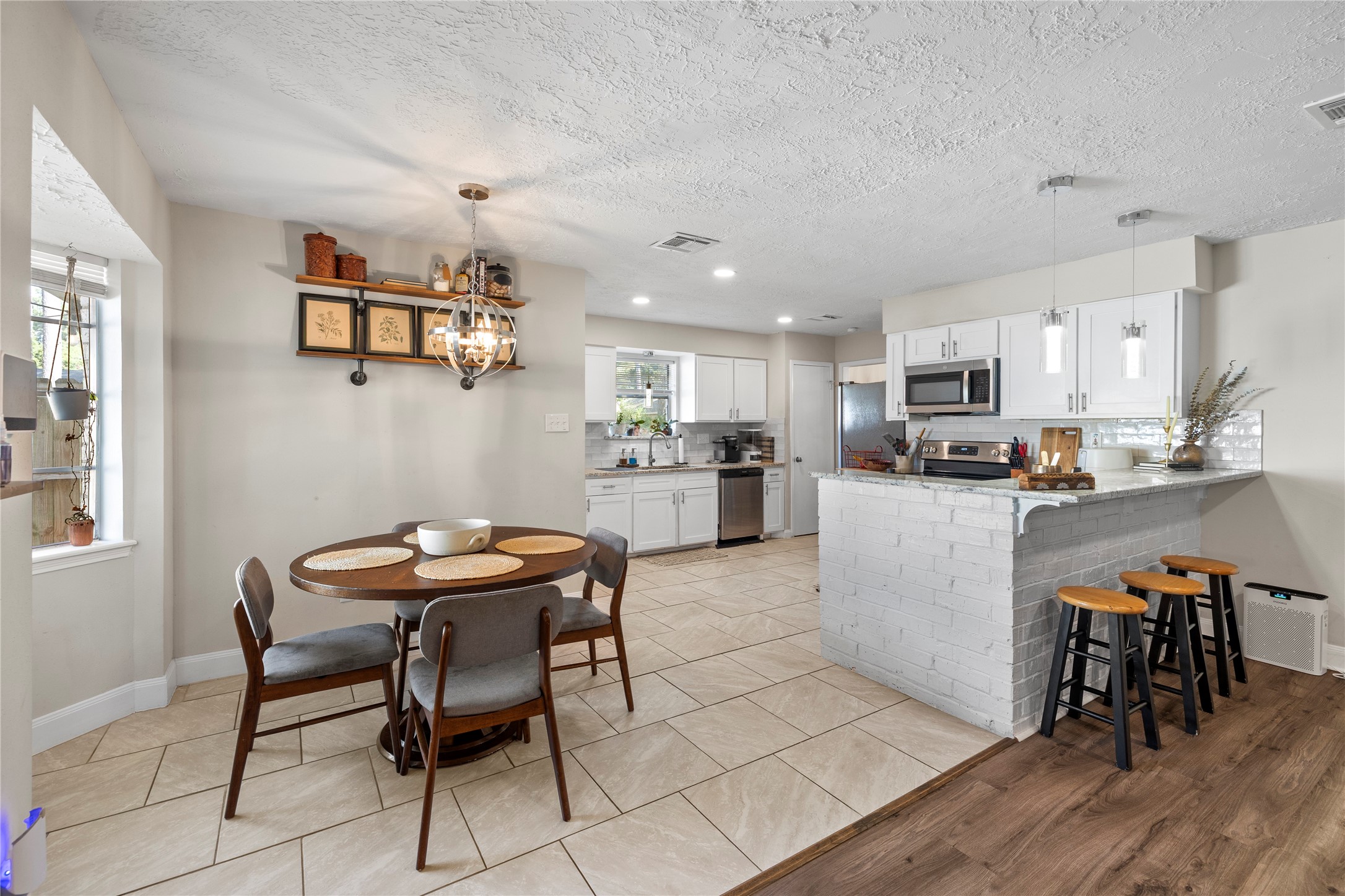 9643 Crail Drive Property Photo 8