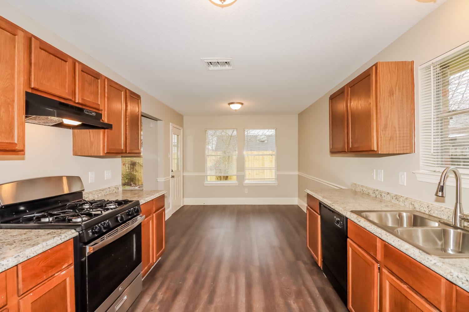 8318 Black Pool Street Property Photo 4