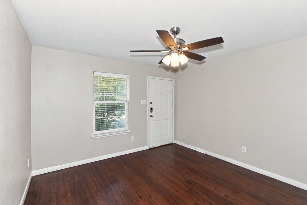 3922 Hollow Cove Lane Property Photo 4
