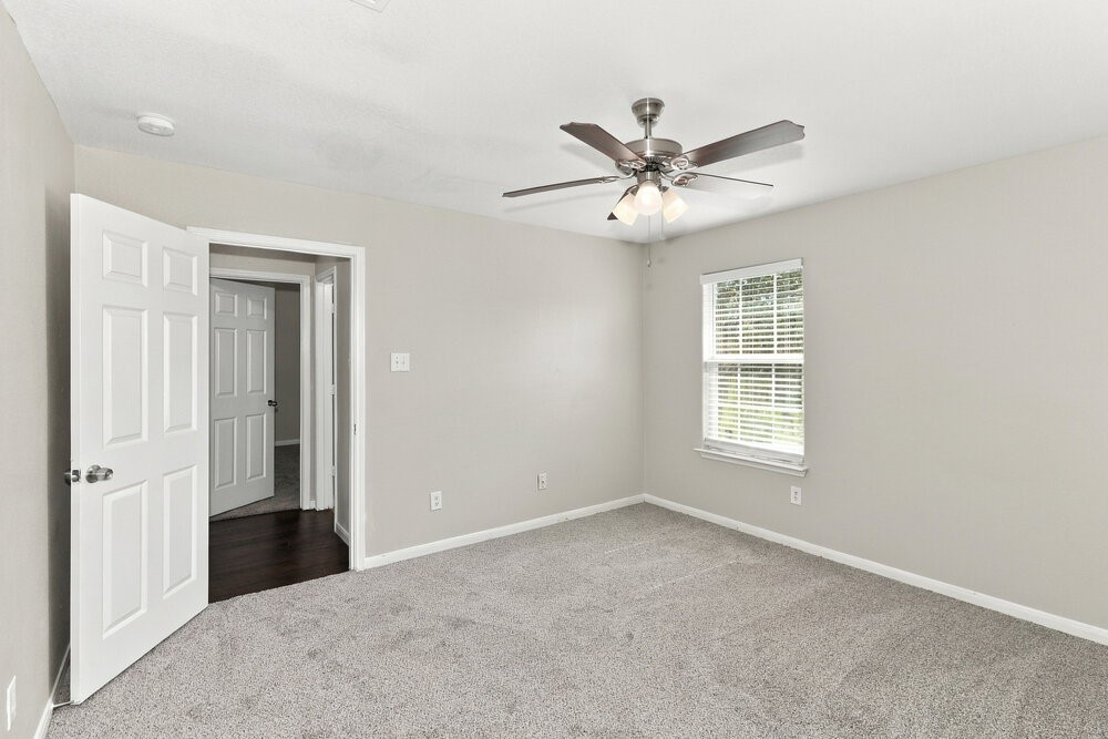 3922 Hollow Cove Lane Property Photo 9