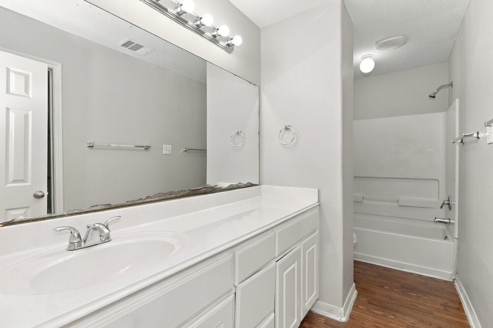 3922 Hollow Cove Lane Property Photo 11