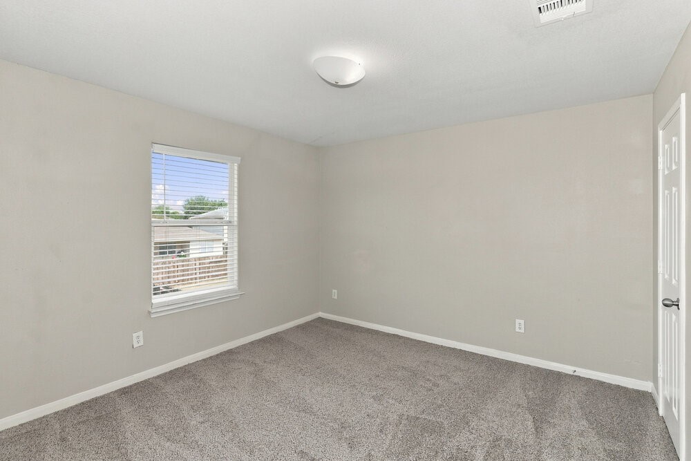 3922 Hollow Cove Lane Property Photo 13