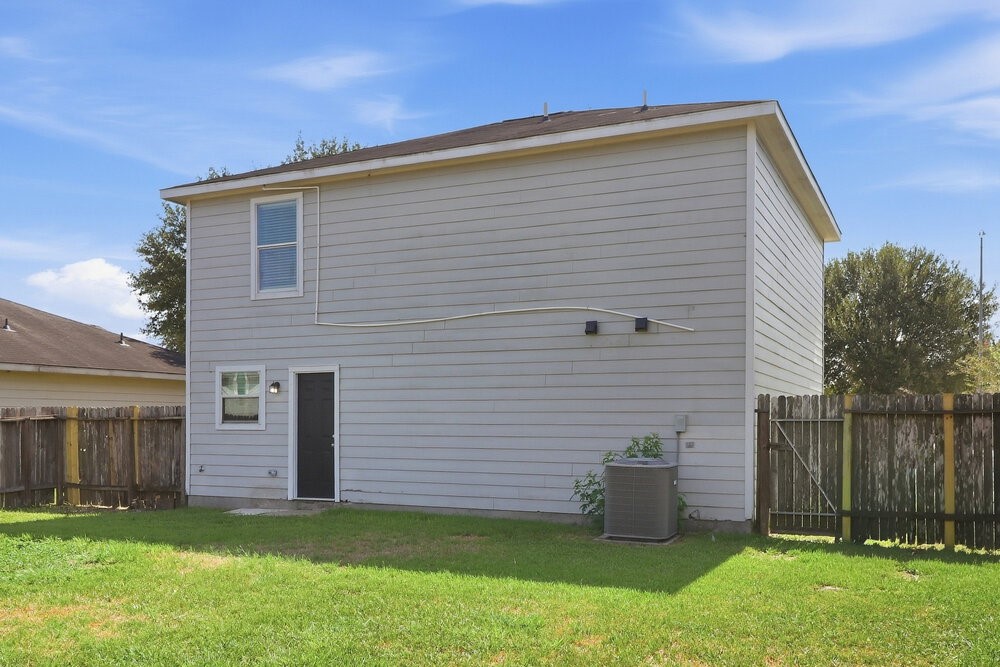 3922 Hollow Cove Lane Property Photo 16