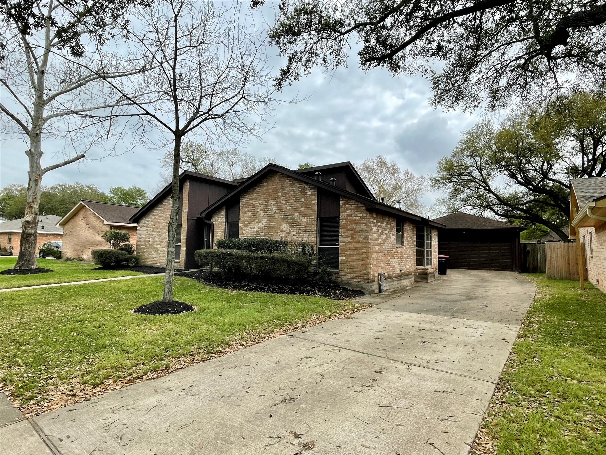 21327 Park Tree Lane Property Photo 2