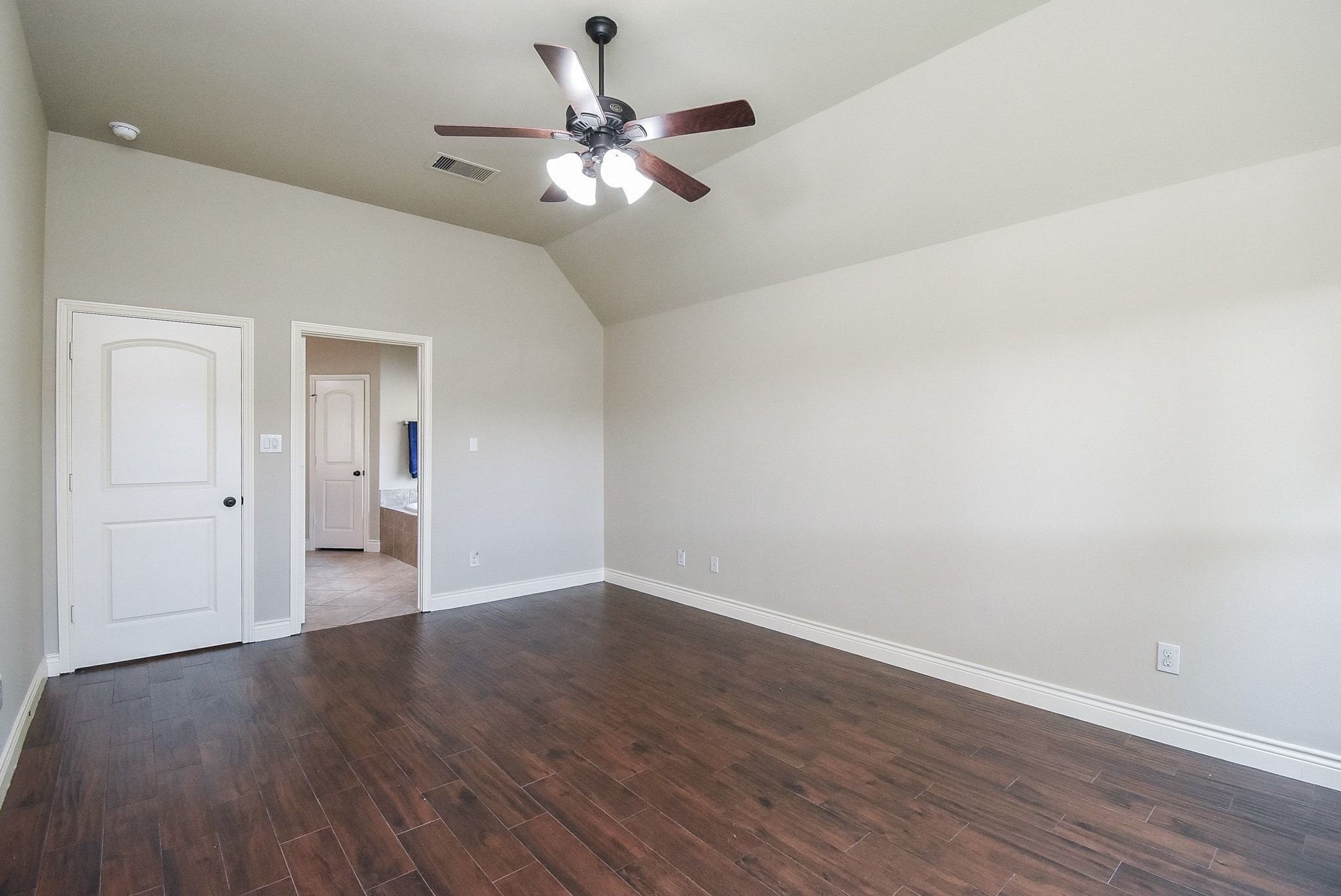 17514 Woodfalls Lane Property Photo 12