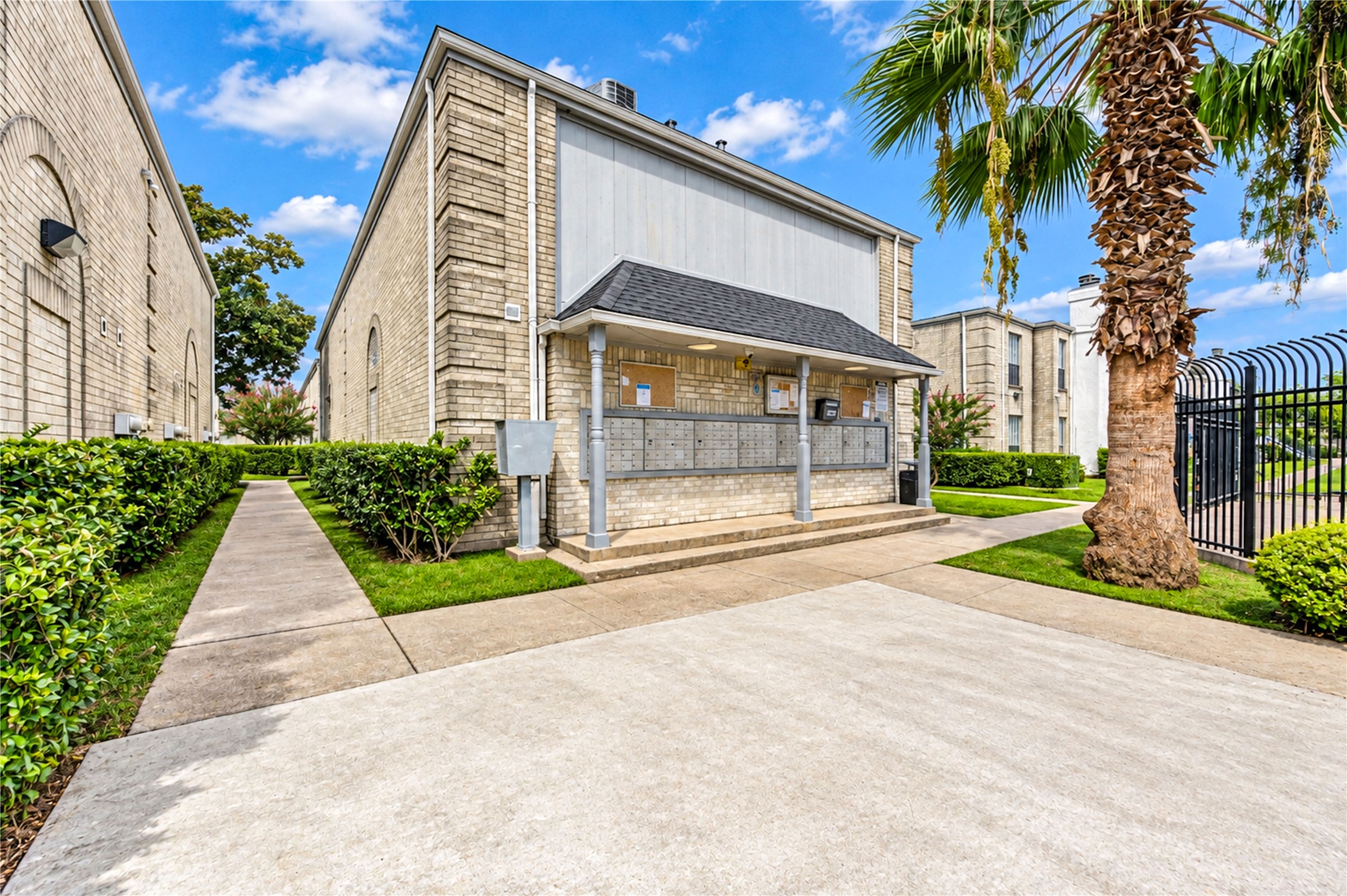 6606 De Moss Drive 1201 Property Photo 4