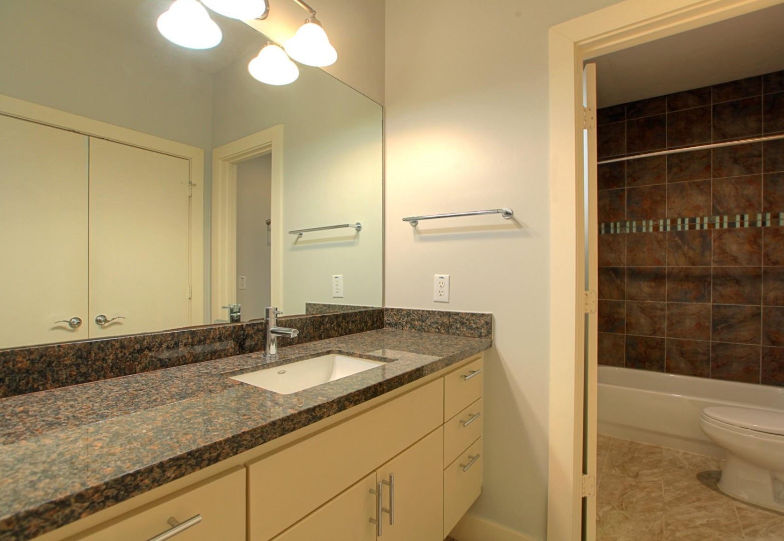 1504 Hazel Street Property Photo 22