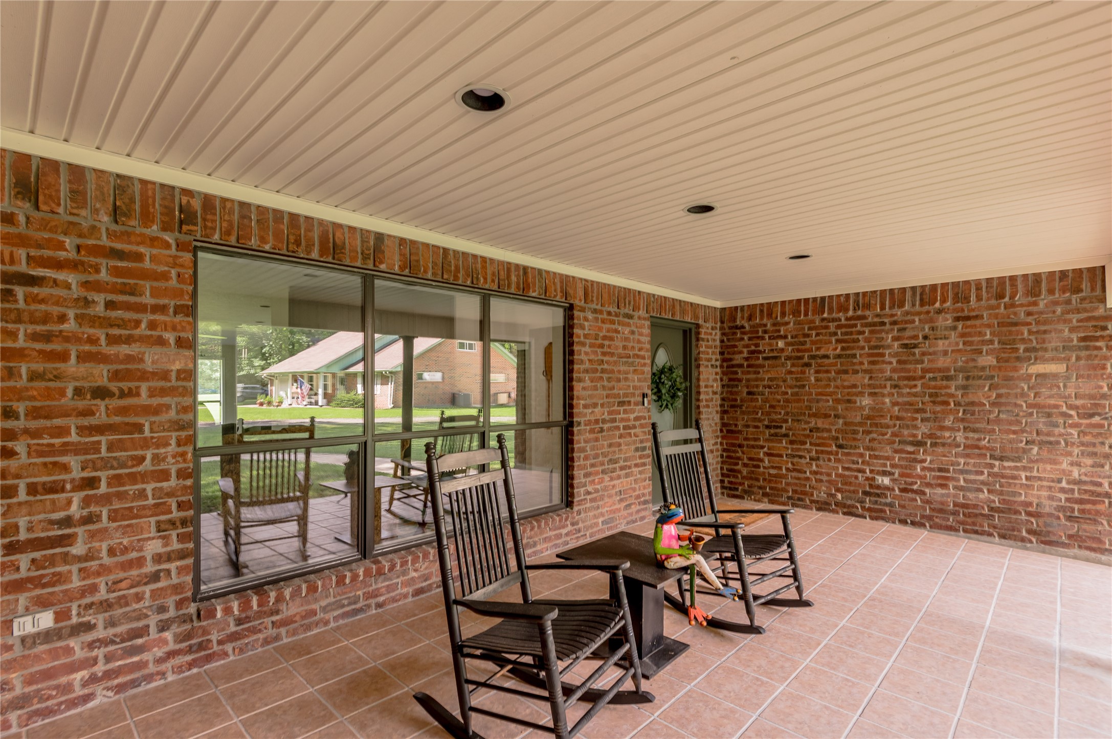 184 Birch Street Property Photo 6