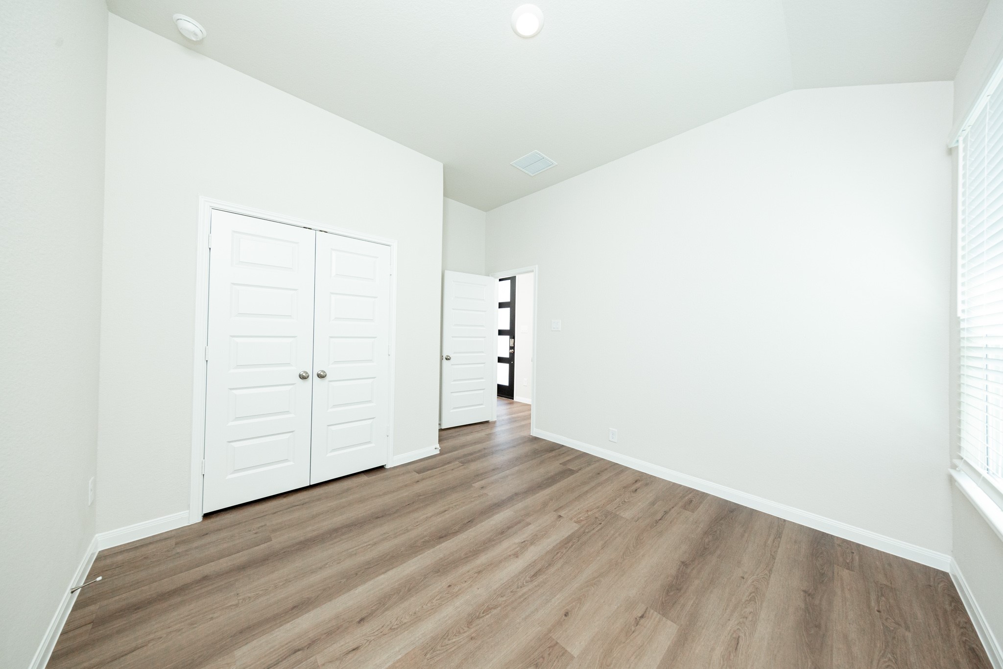 3033 Mustang Grove Way Property Photo 6