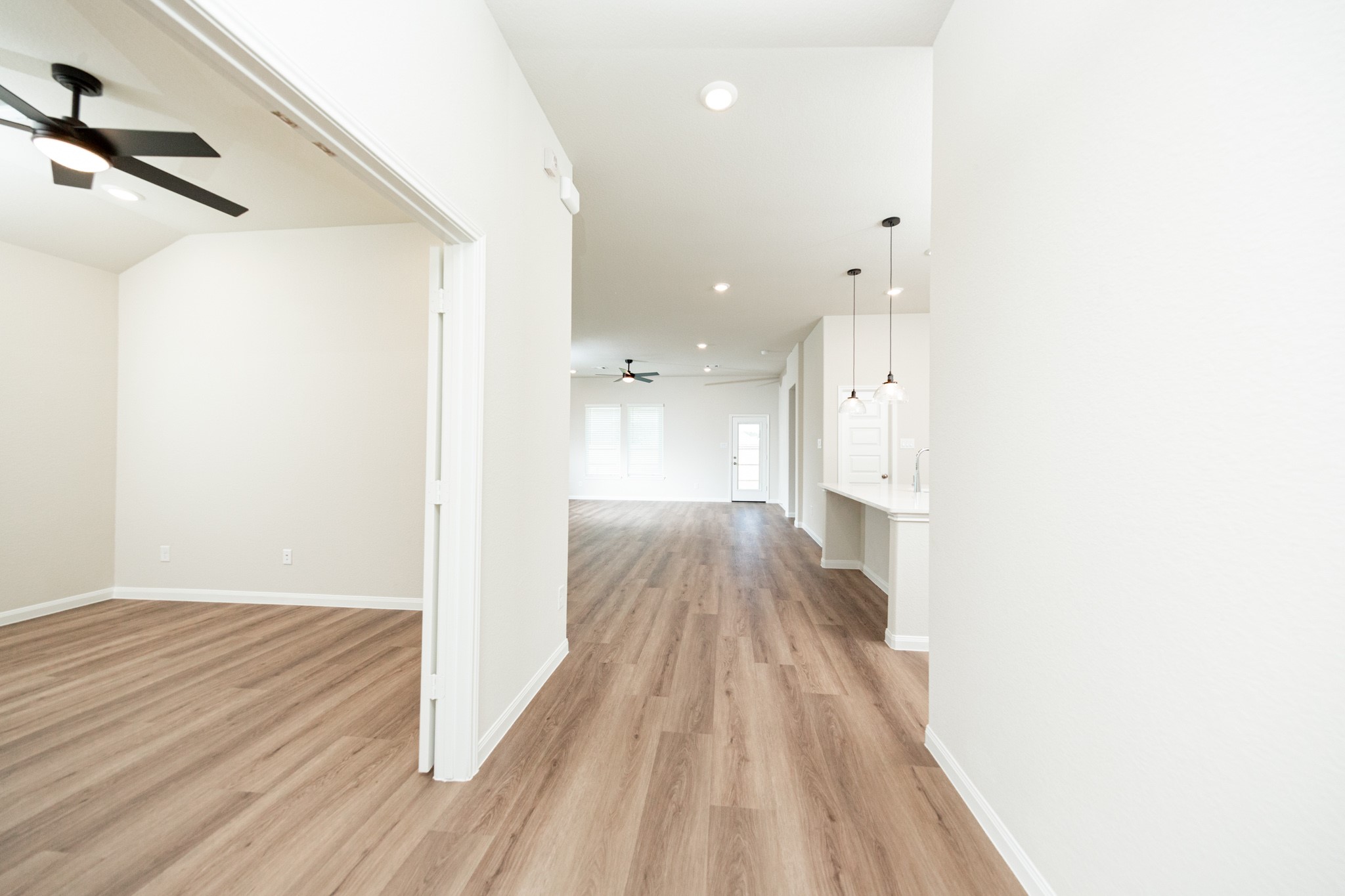 3033 Mustang Grove Way Property Photo 7