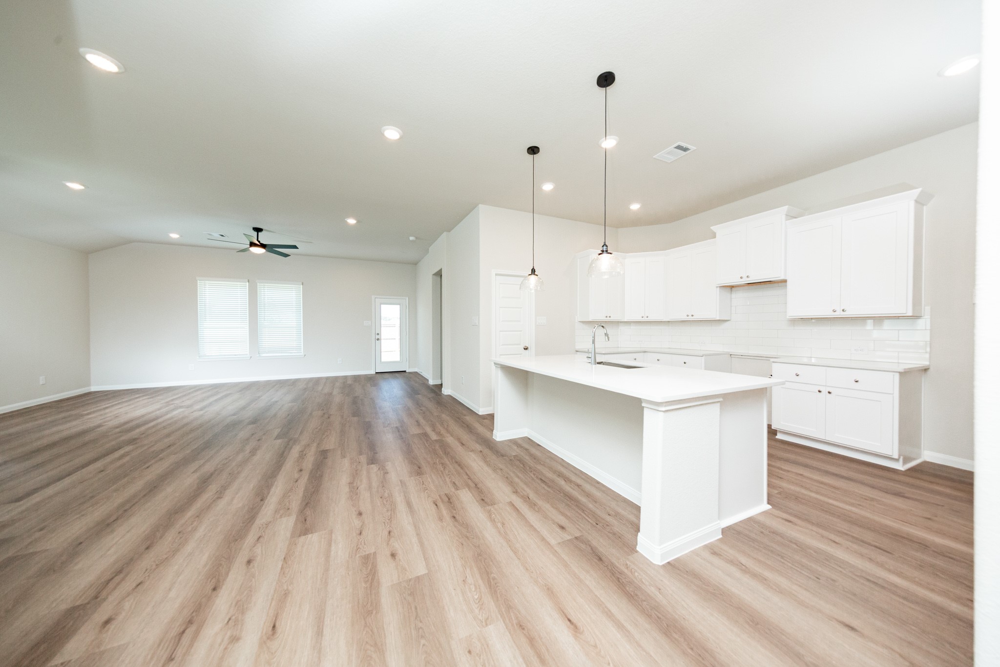 3033 Mustang Grove Way Property Photo 9