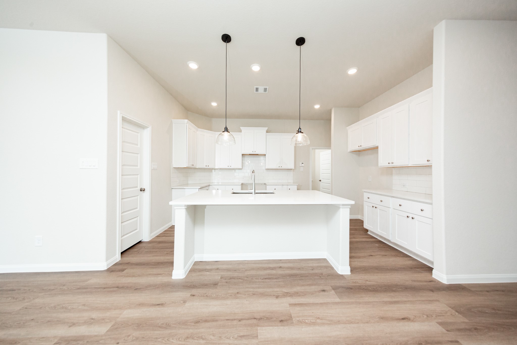 3033 Mustang Grove Way Property Photo 10