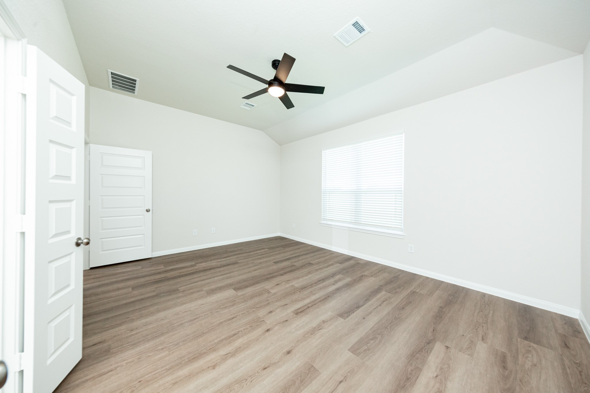 3033 Mustang Grove Way Property Photo 15
