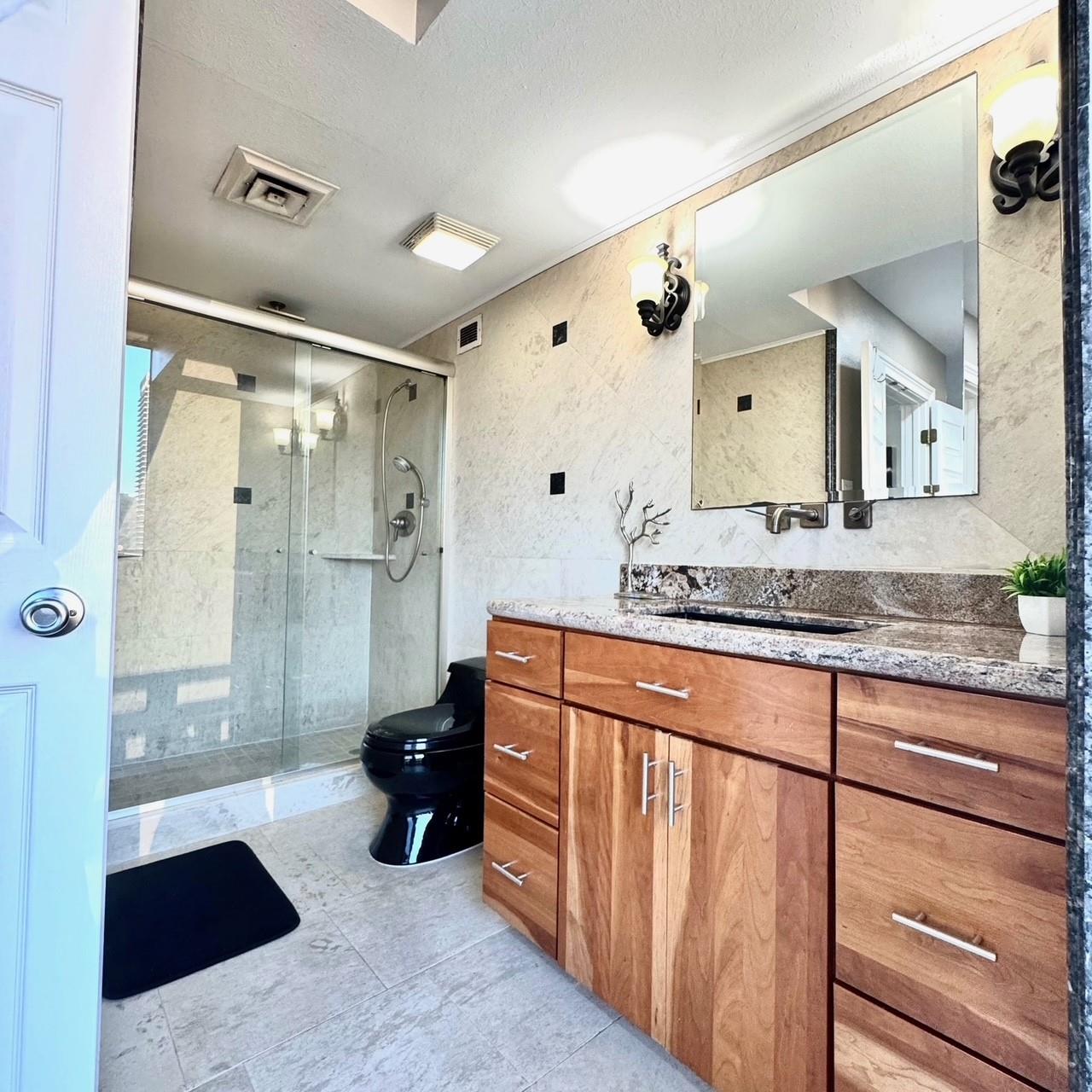 2016 Main Street 1809 Property Photo 7