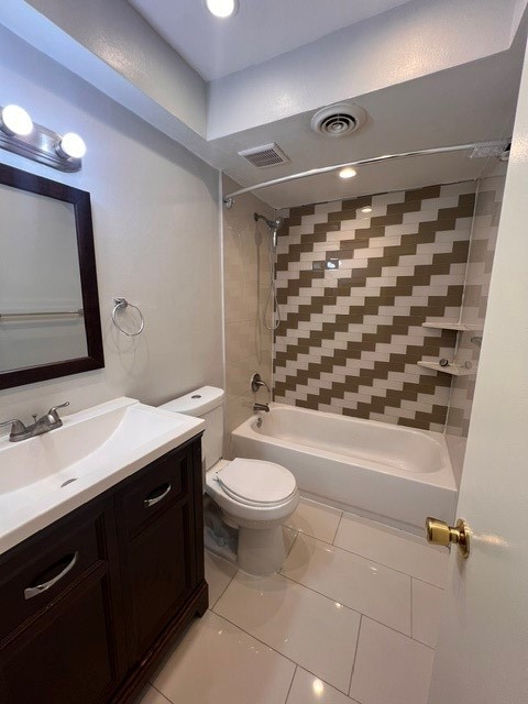9543 Beverlyhill St Property Photo 16