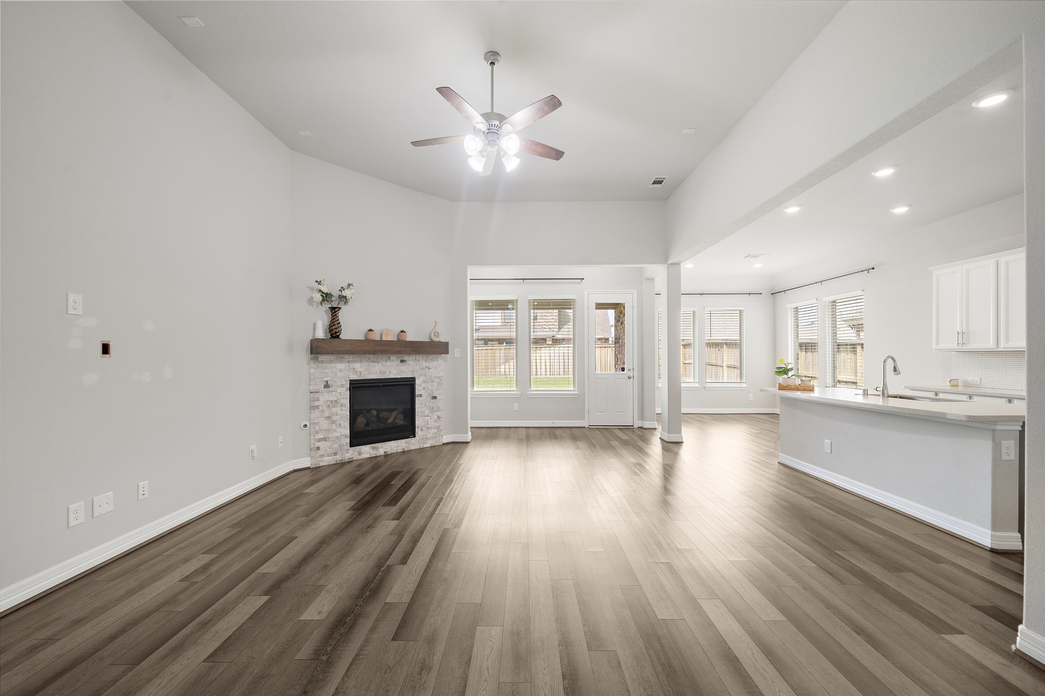 27130 Spanish Wind Court Property Photo 6