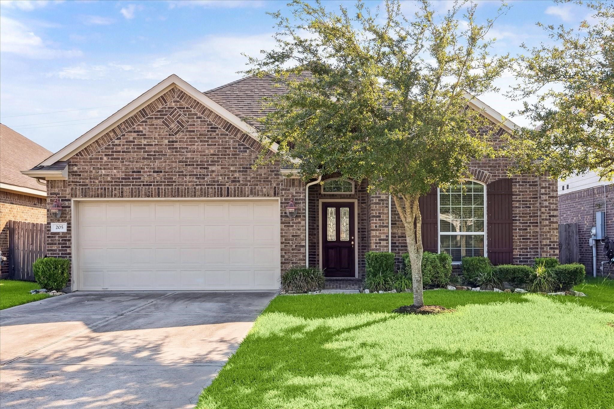 205 Brookwood Park Lane Property Photo 1