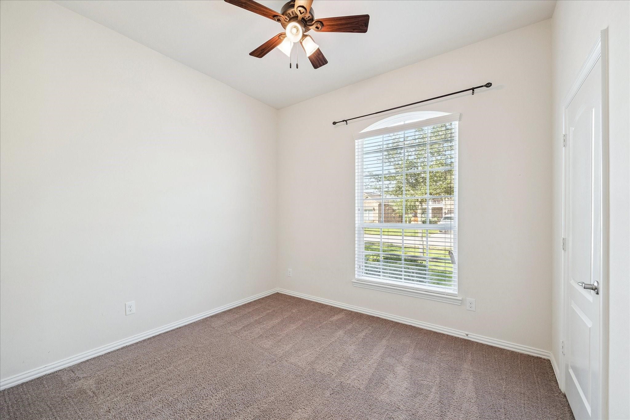 205 Brookwood Park Lane Property Photo 4