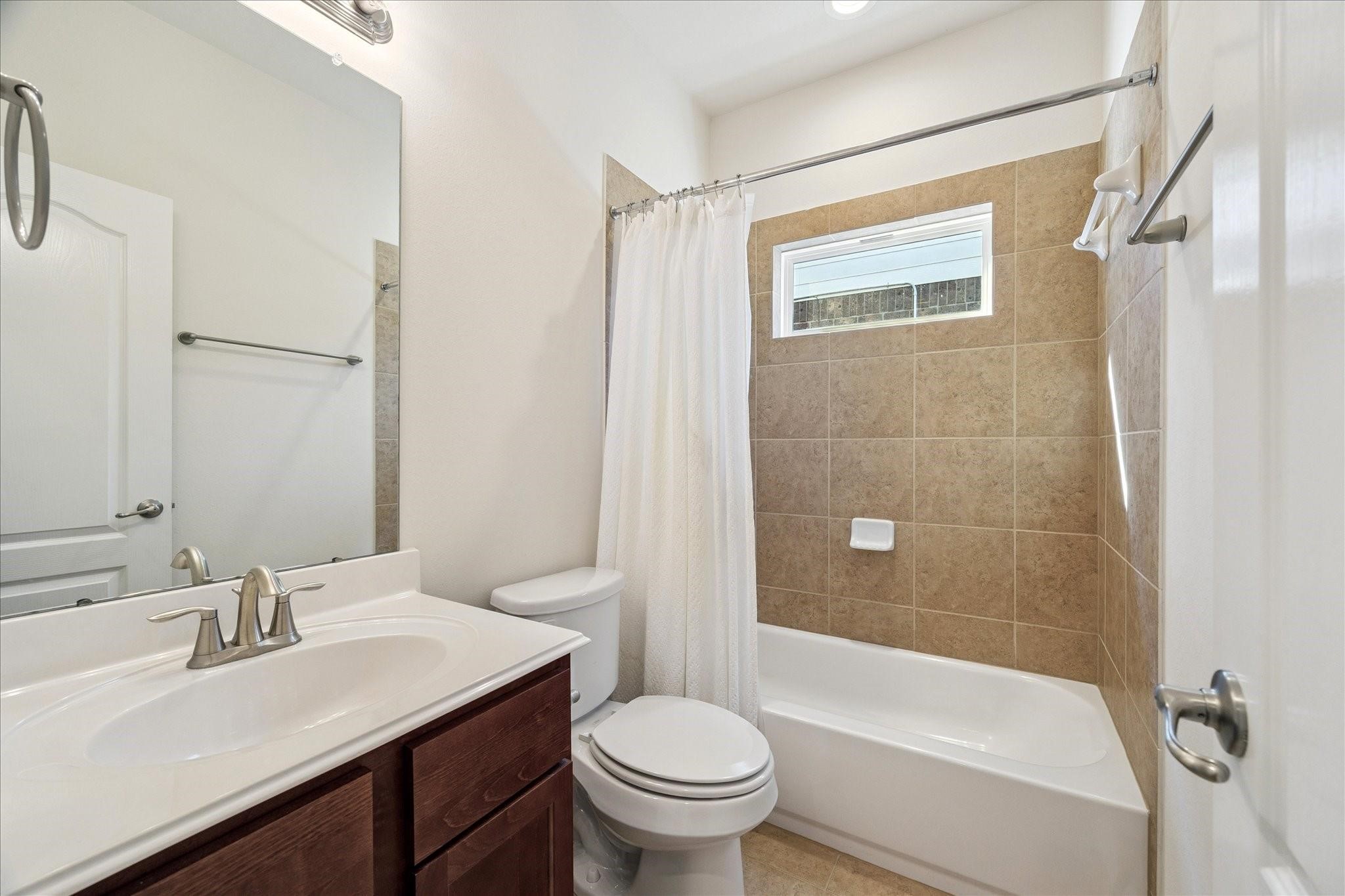 205 Brookwood Park Lane Property Photo 5