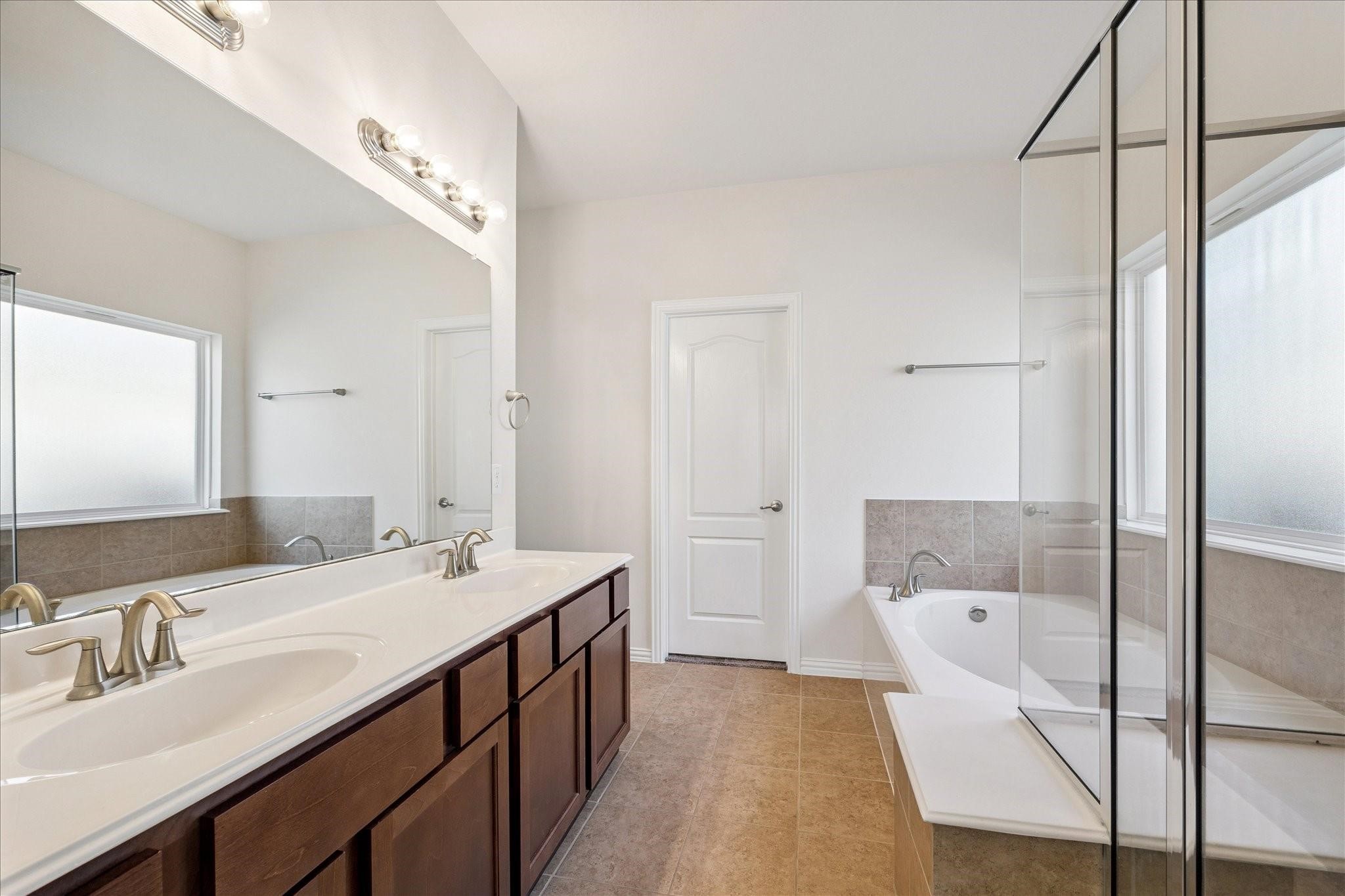 205 Brookwood Park Lane Property Photo 8