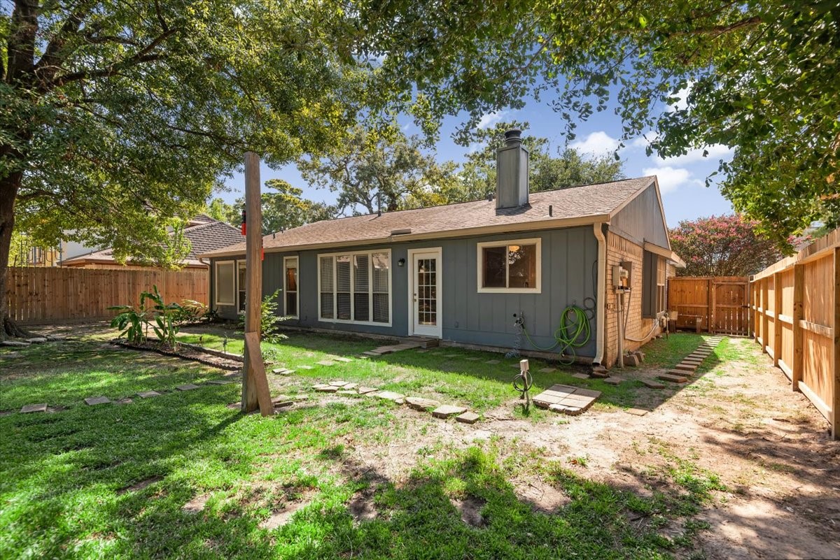 18906 Sandia Pines Drive Property Photo 2