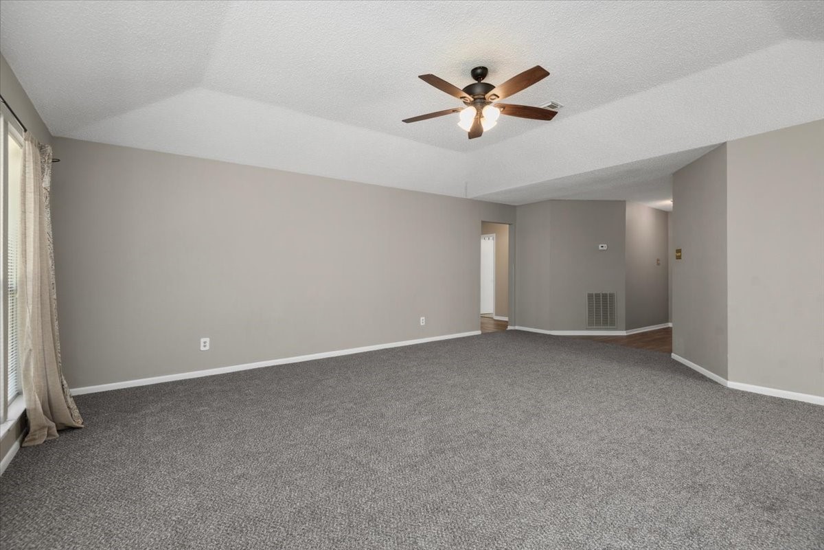 18906 Sandia Pines Drive Property Photo 9