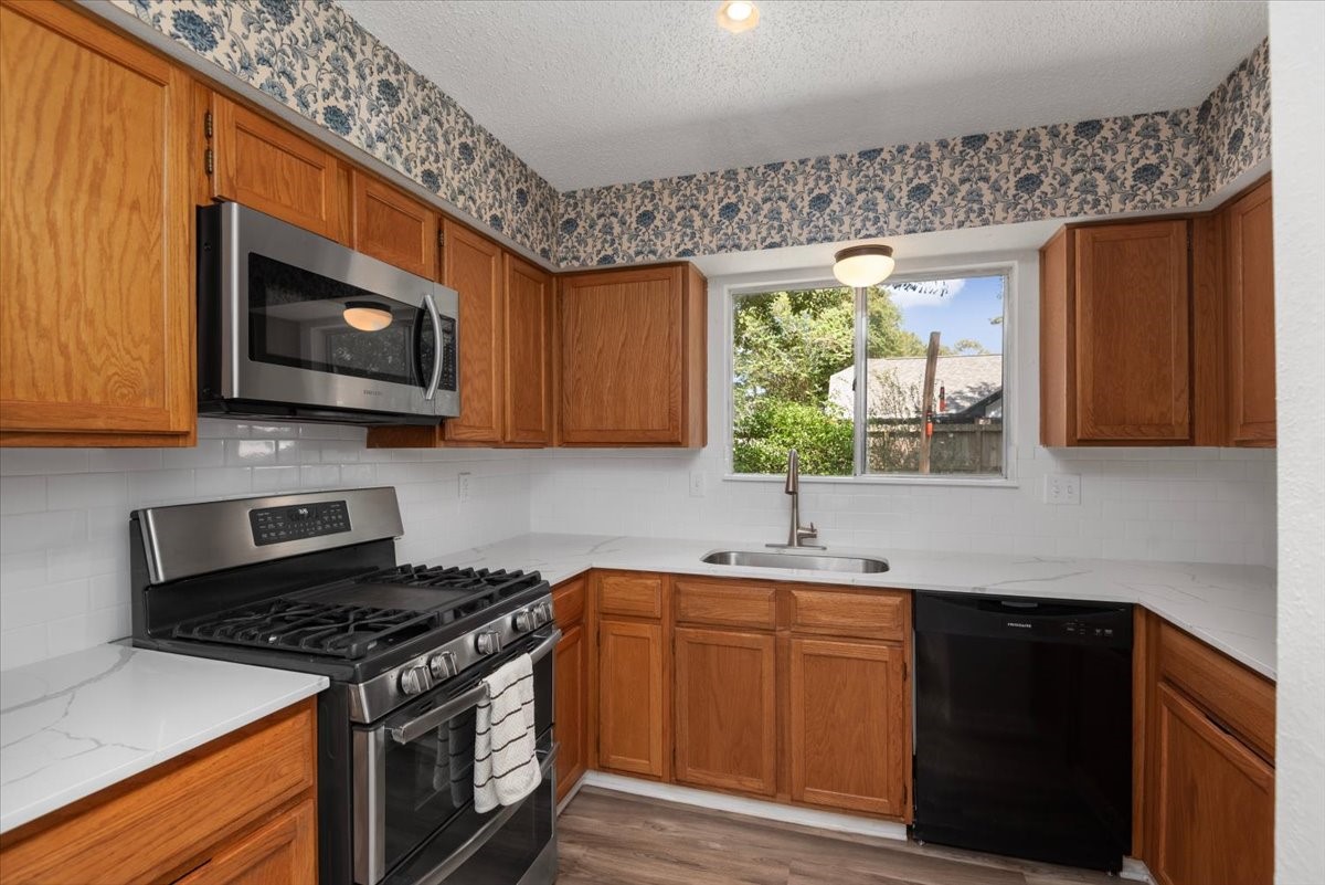 18906 Sandia Pines Drive Property Photo 15