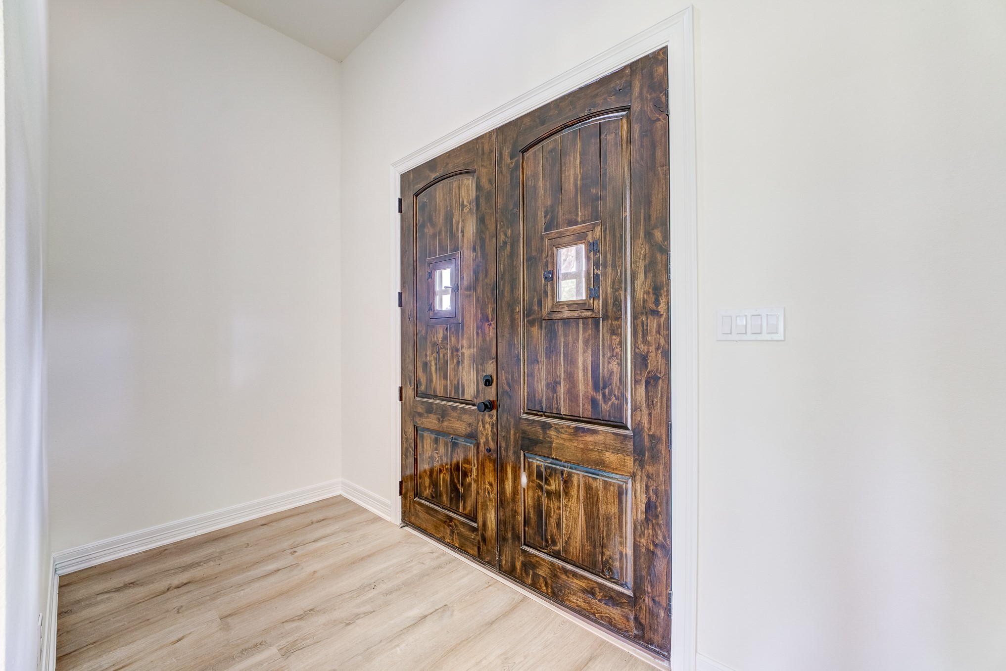 1720 Flintlock Court Property Photo 4