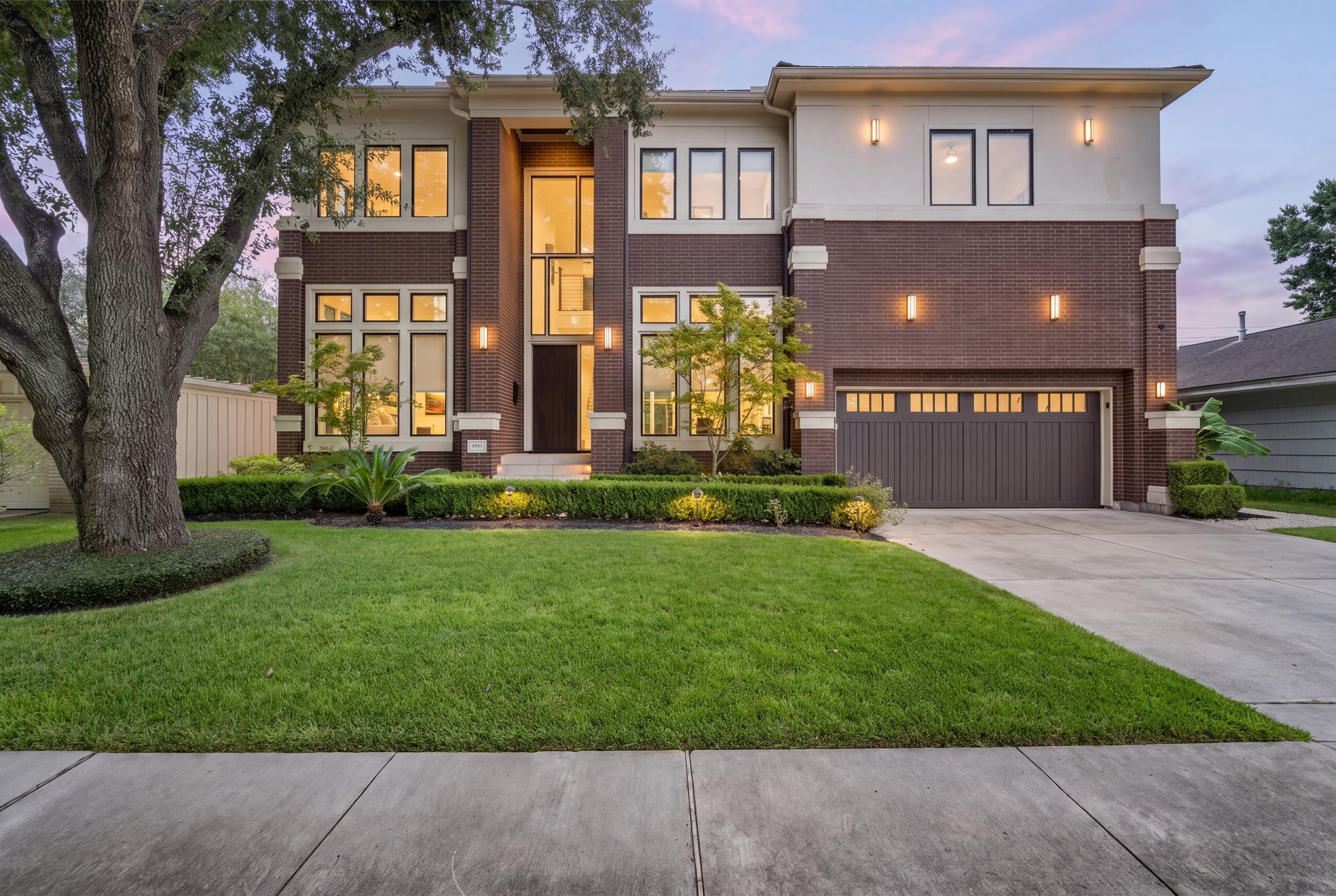 5427 Maple Street Property Photo