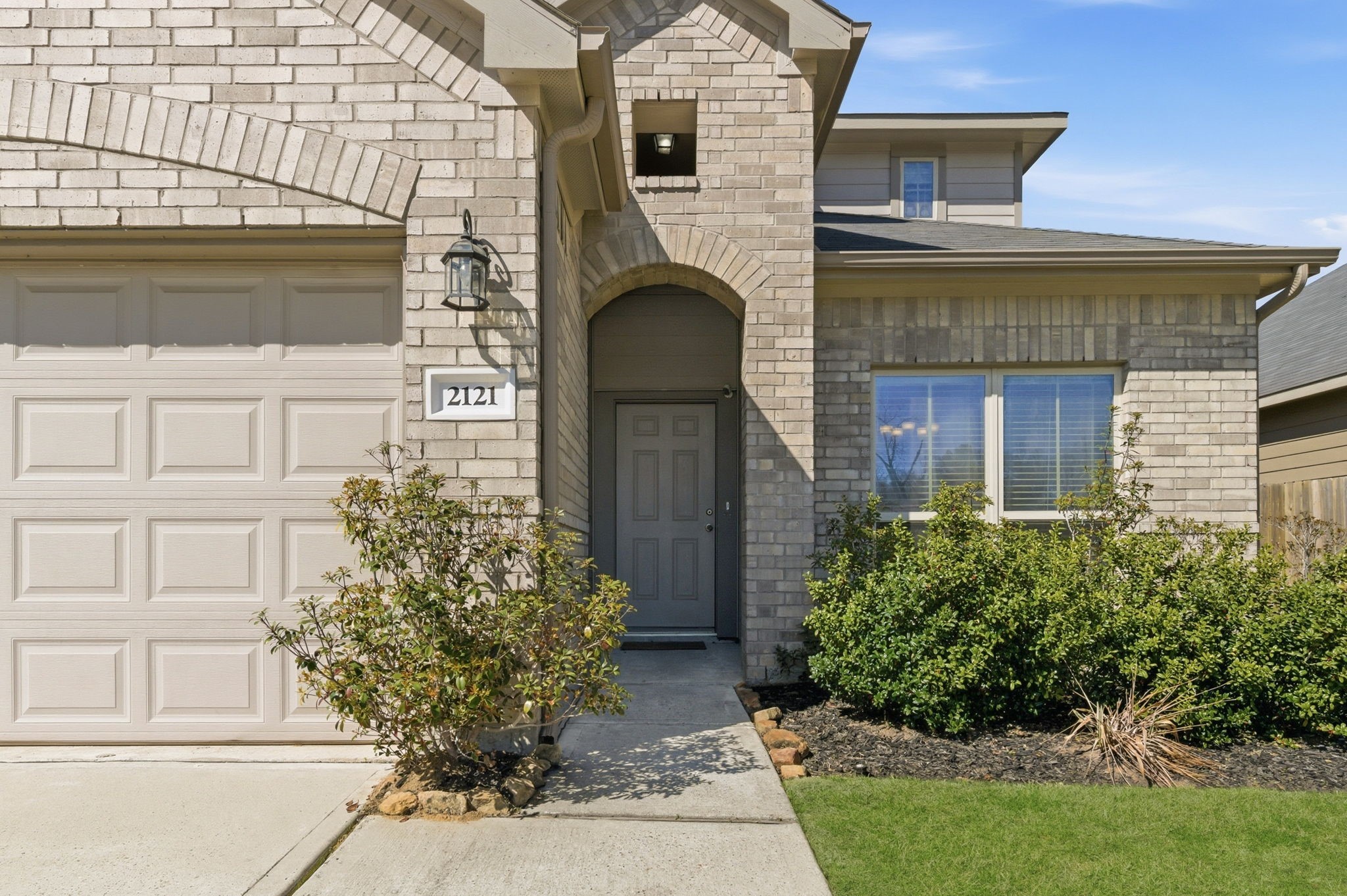 2121 Cedar Way Dr Property Photo 2