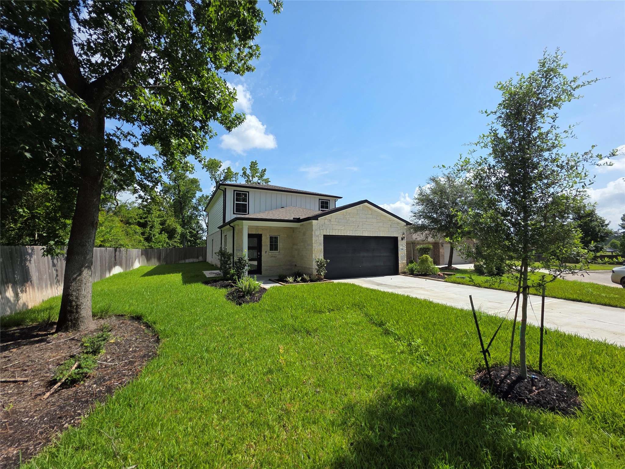 110 Elm Tree Circle Property Photo 2